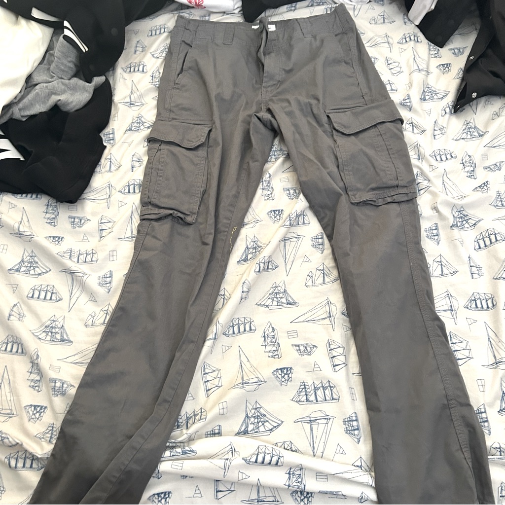 Gray Cargos